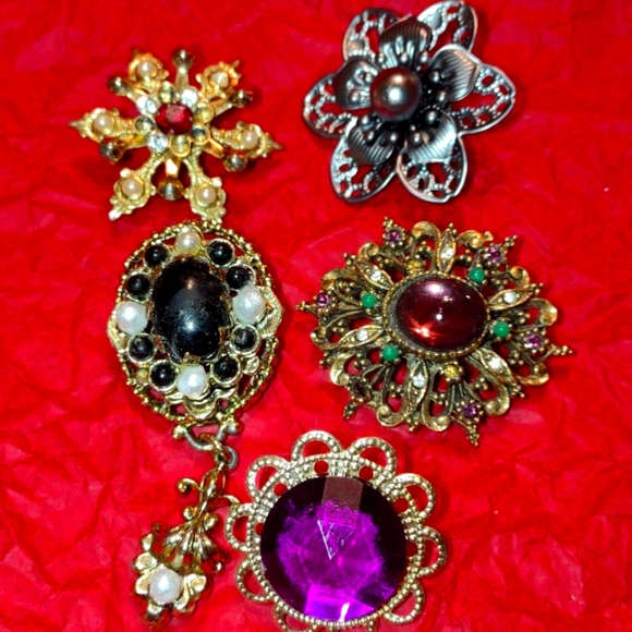 Beautiful five-piece brooch lot~one to repair